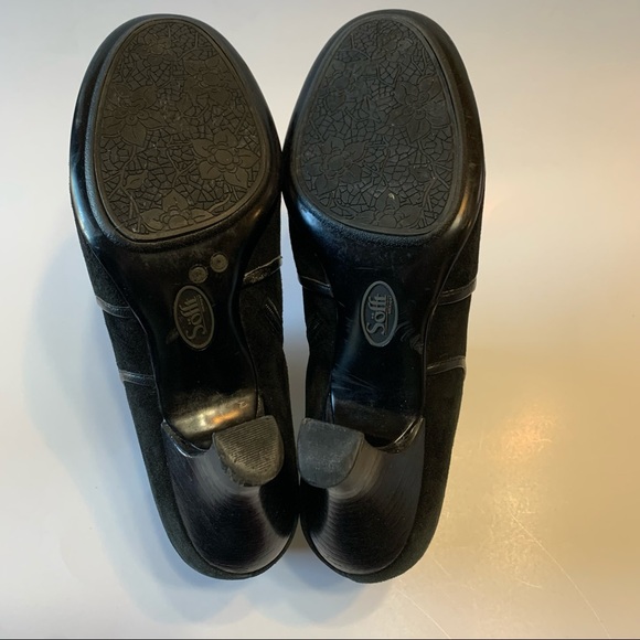 Sofft Black Suede Side Zipper Ankle Boots - Picture 9 of 11